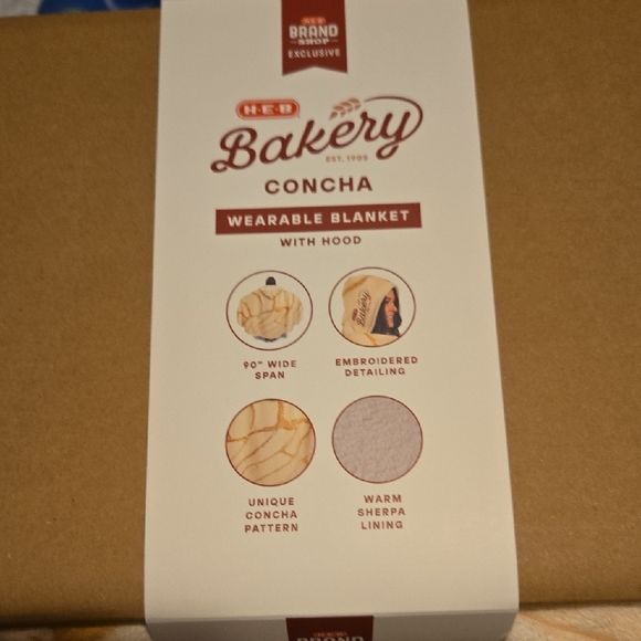 H-E-B Bakery Wearable Blanket with Hood - Picture 7 of 7